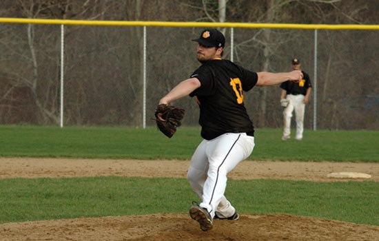 Baseball Opens CCC Play With Two Wins