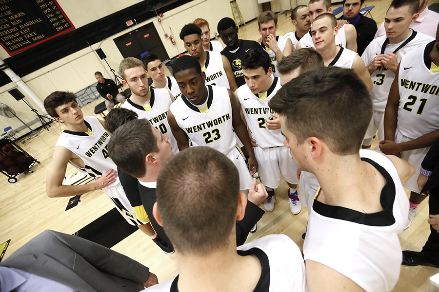 DePauw Pulls Away From Men's Basketball With Late Run