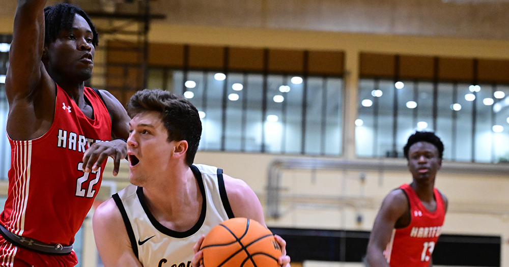 Late Run Pushes Roger Williams Past Men's Basketball