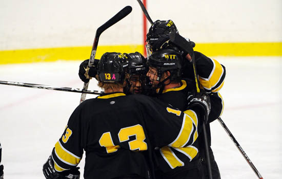 Hockey Completes Weekend Sweep at Plymouth State