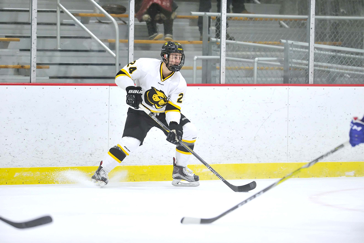 Hockey Sees Unbeaten Streak Snapped With Loss to Nichols