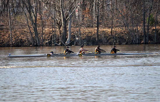 Men's Rowing Competes Against Tufts