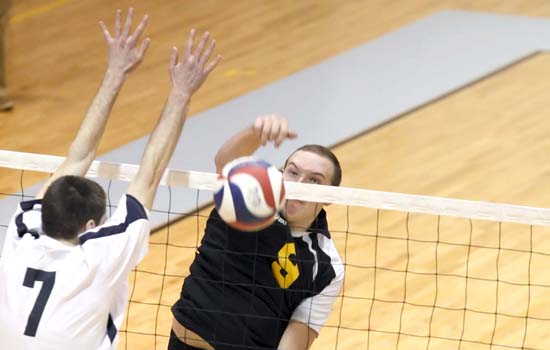 Men's Volleyball Downs Lesley, 3-0