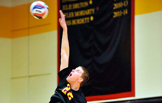Men's Volleyball Ends Drought Against Emmanuel