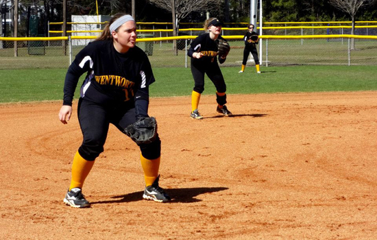 Softball Loses to Gordon in League-Opening Doubleheader