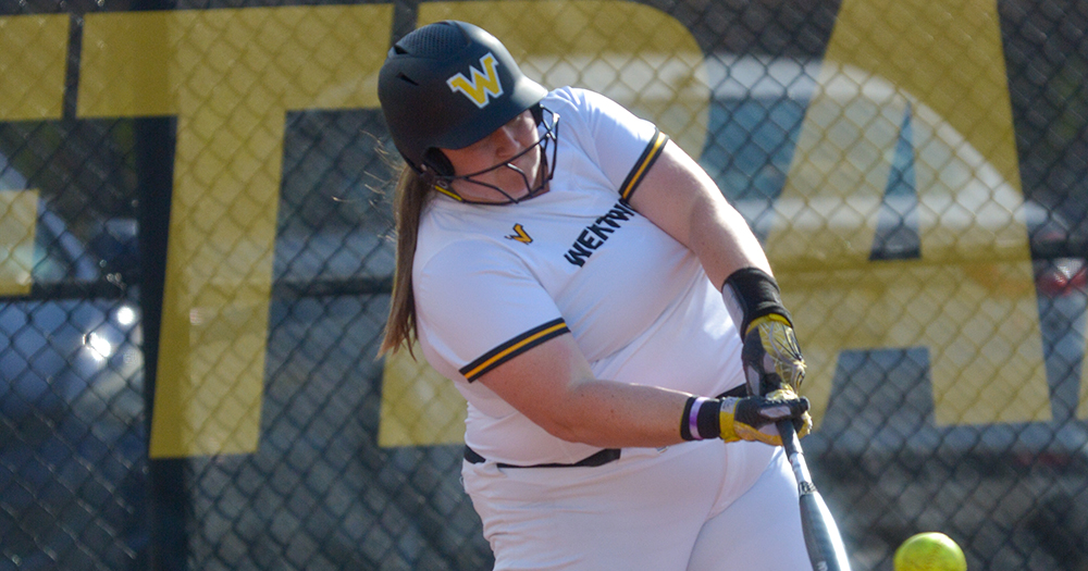 Softball Falls in Both Ends of Doubleheader at UNE