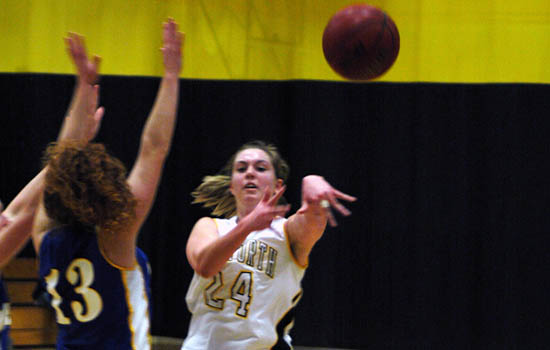 Leopards Clinch TCCC Tournament Berth With Win Over Curry