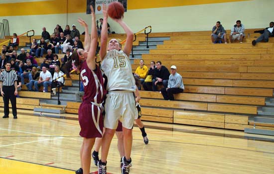 Defense Powers Leopards to 50-38 Win Over MIT