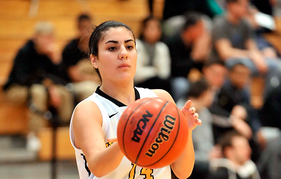 Women's Basketball Falls to Roger Williams