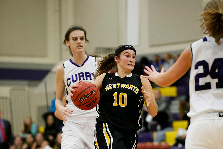 Women's Basketball Opens CCC Play With Loss to UNE