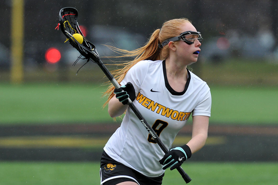 Curry Pulls Away From Women's Lacrosse