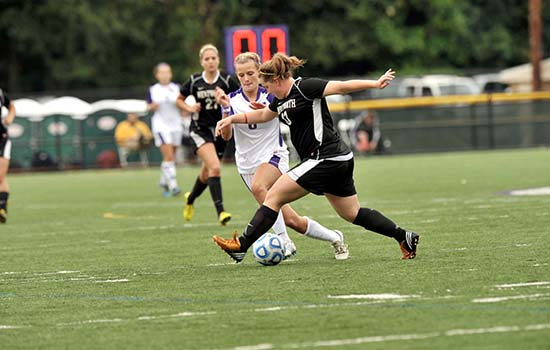 Women's Soccer Edged by Roger Williams