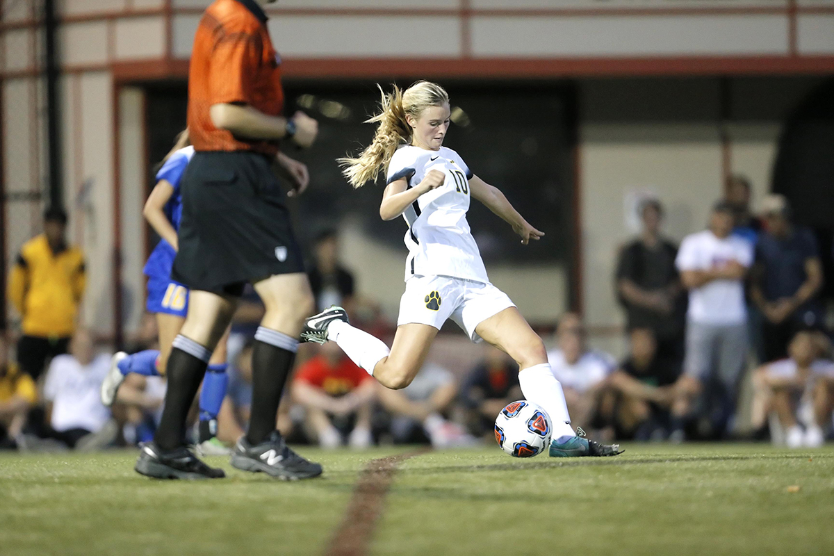 Brandeis Works Overtime to Defeat Women's Soccer
