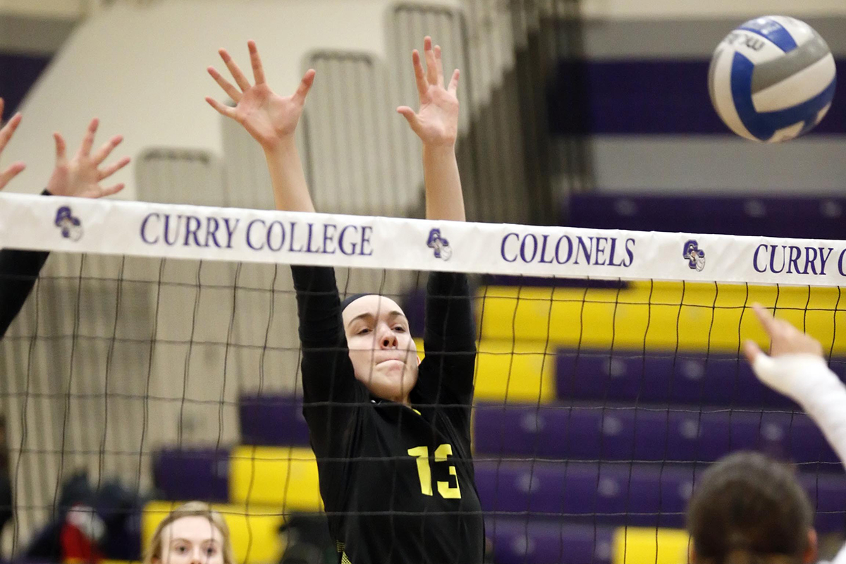 Women's Volleyball Rolls to Ninth Straight Win