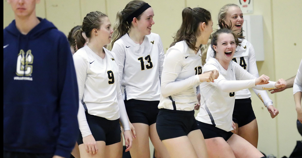 Women's Volleyball Defeats Salve 3-2 in Conference Opener
