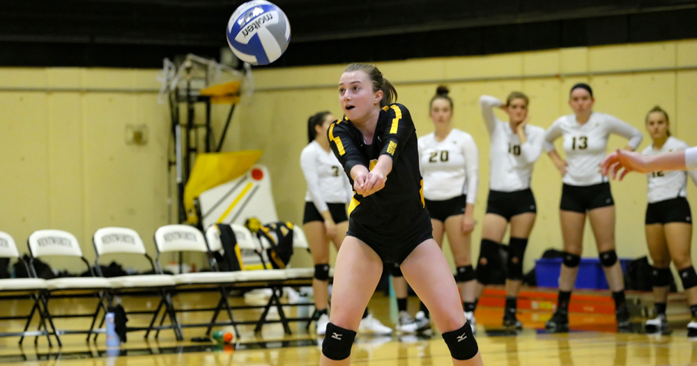Cambray Headlines Tri-Match Sweep with 1,000 Career Digs Milestone