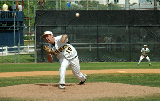 Wentworth Sweeps Curry, 8-6 and 3-1