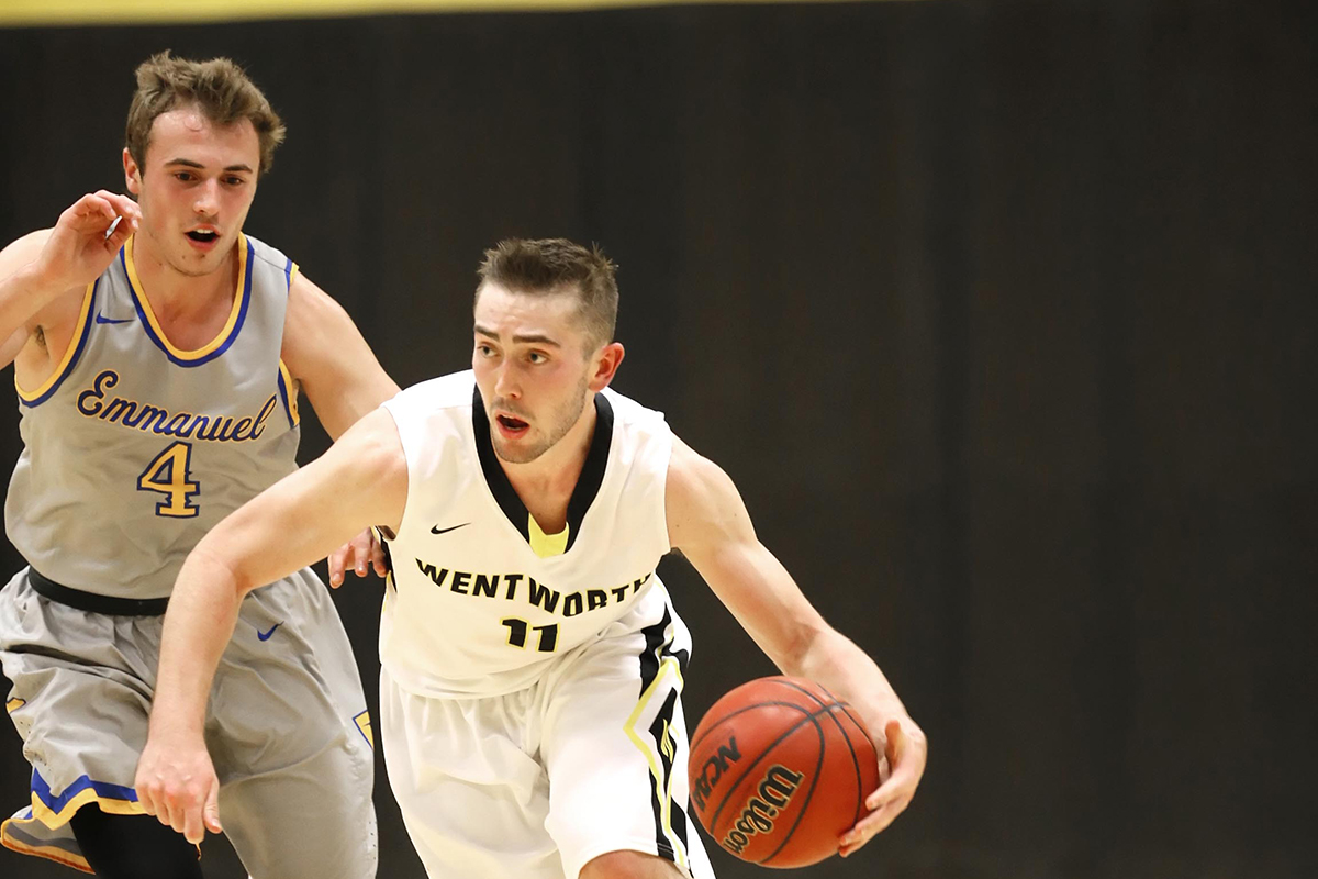Men's Basketball Outlasts New England College