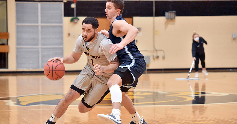 Men's Basketball Goes Down to the Wire Against Endicott