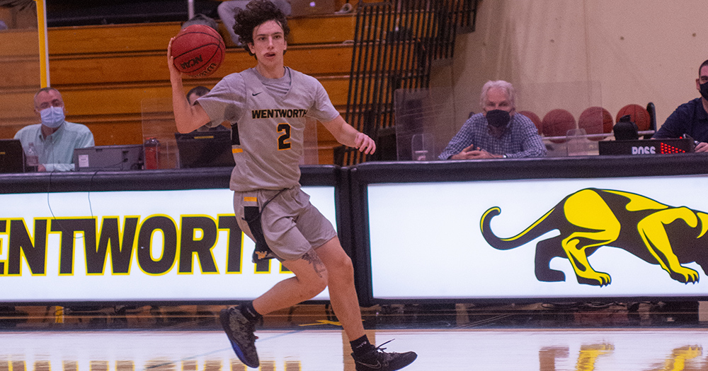 Men's Basketball Fends off Wheaton in Home Opener