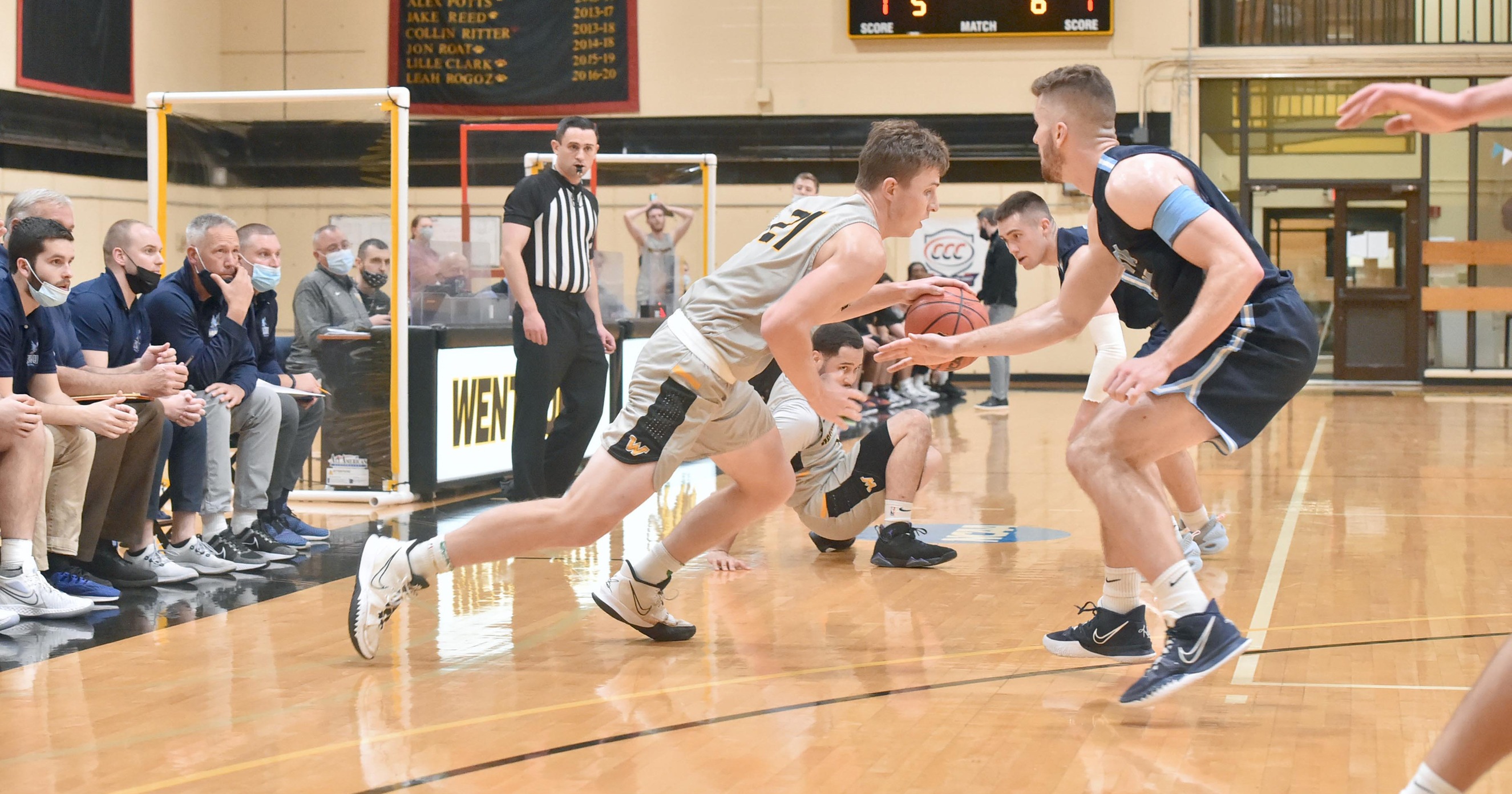 Men's Basketball Falls Short of Victory to Plymouth State