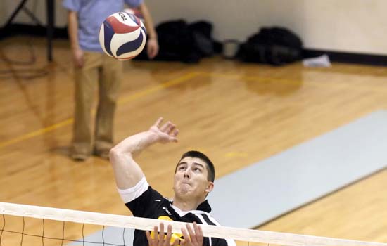Men's Volleyball Falls to Emerson