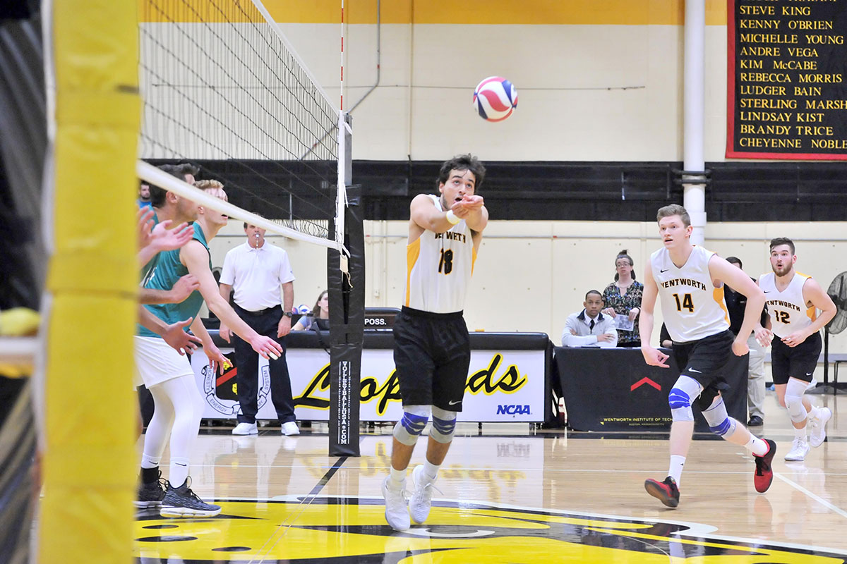 MIT Holds Off Men's Volleyball