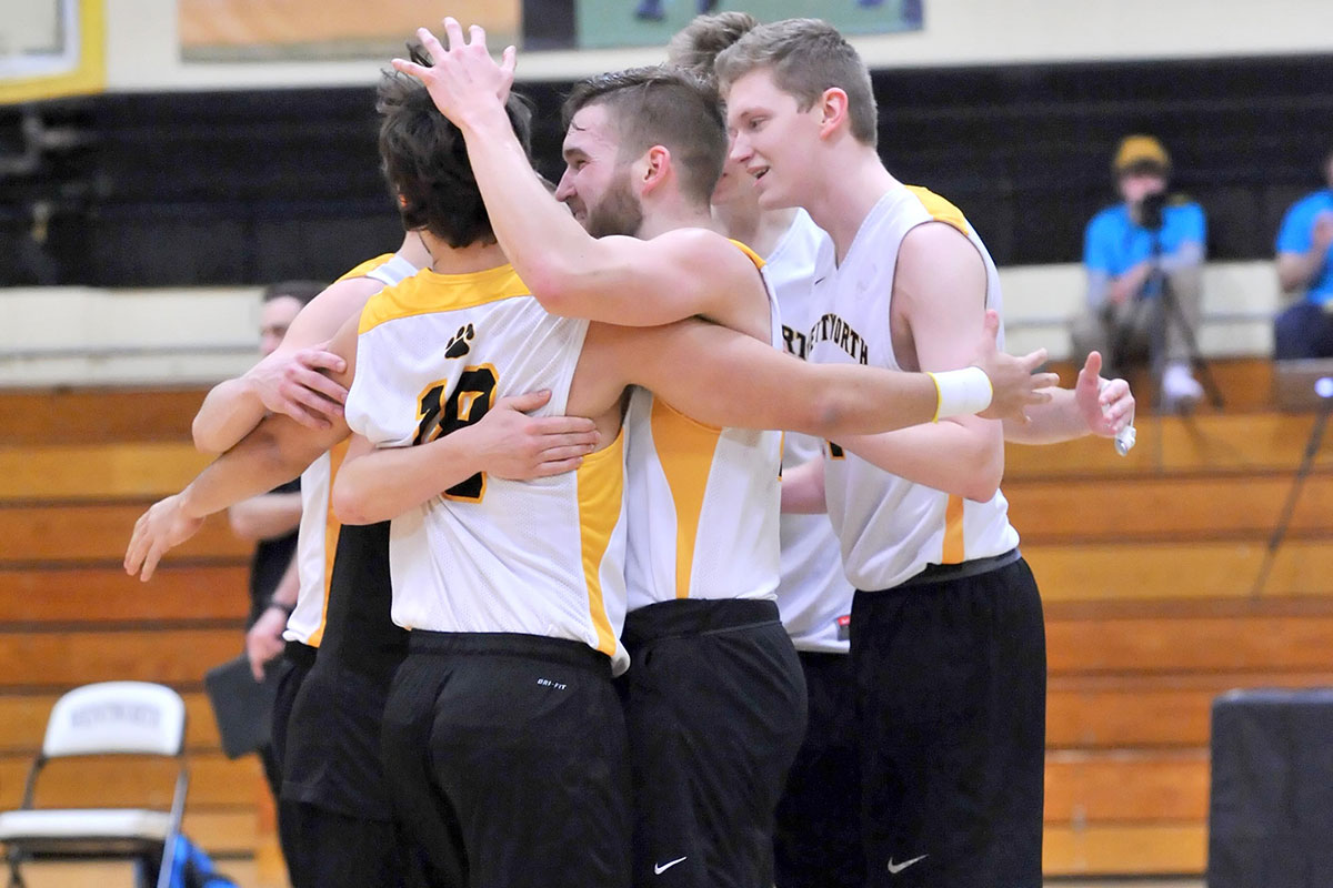 Balanced Attack Lifts Men's Volleyball to Second Straight Win