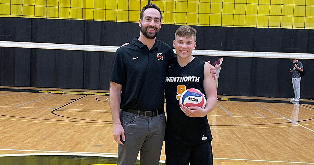 Klembczyk Becomes Men's Volleyball's All-Time Dig Leader in Win over Top-Ranked Springfield