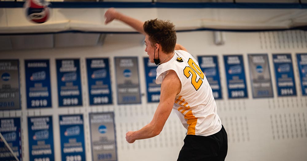 Men's Volleyball Drops Four Set Match to #1 Ranked Springfield College