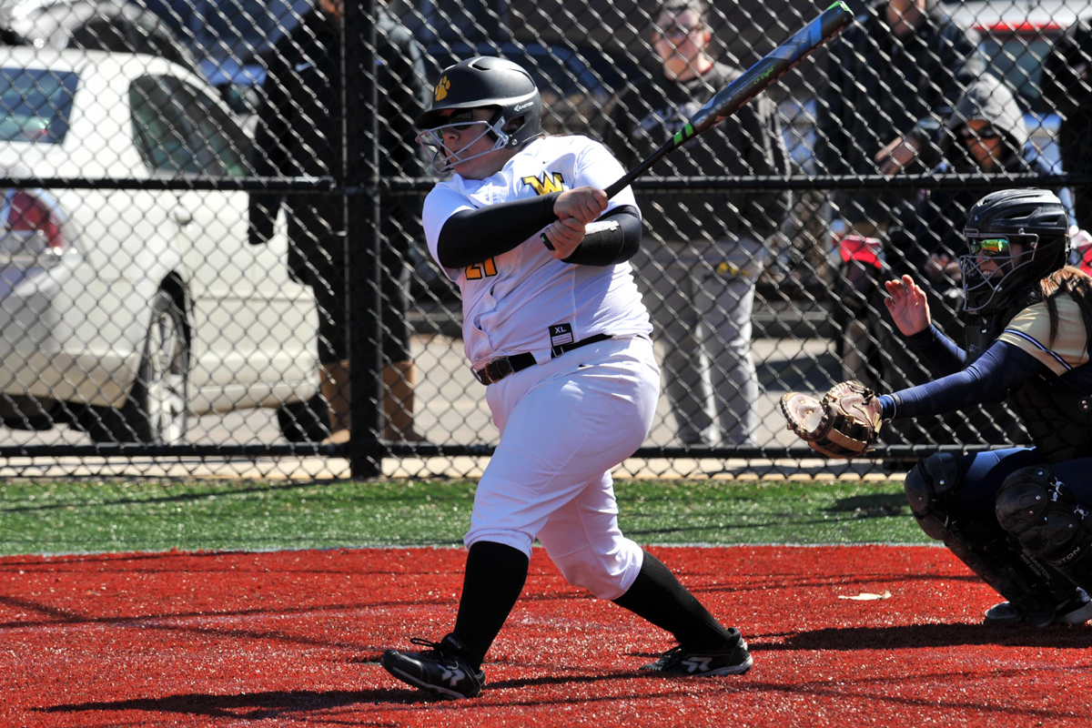 Softball Collects First Conference Win With Split at Gordon