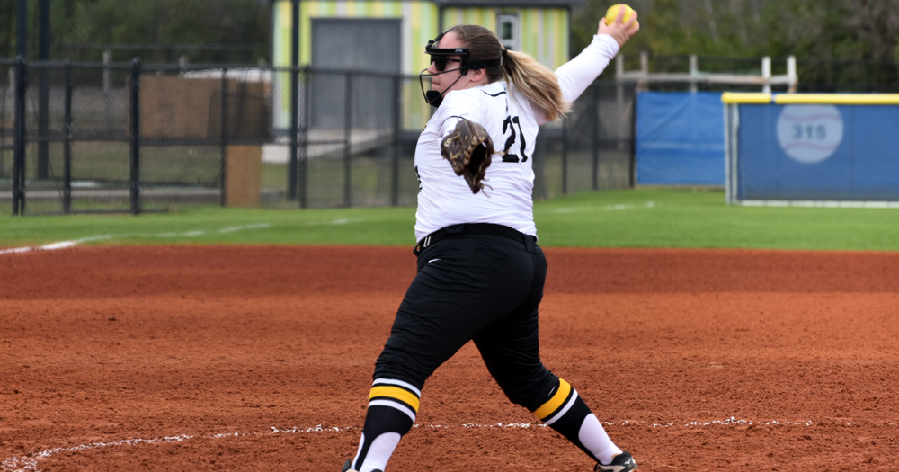 Softball Powers Past Grove City, Falls to Rivier in Myrtle Beach
