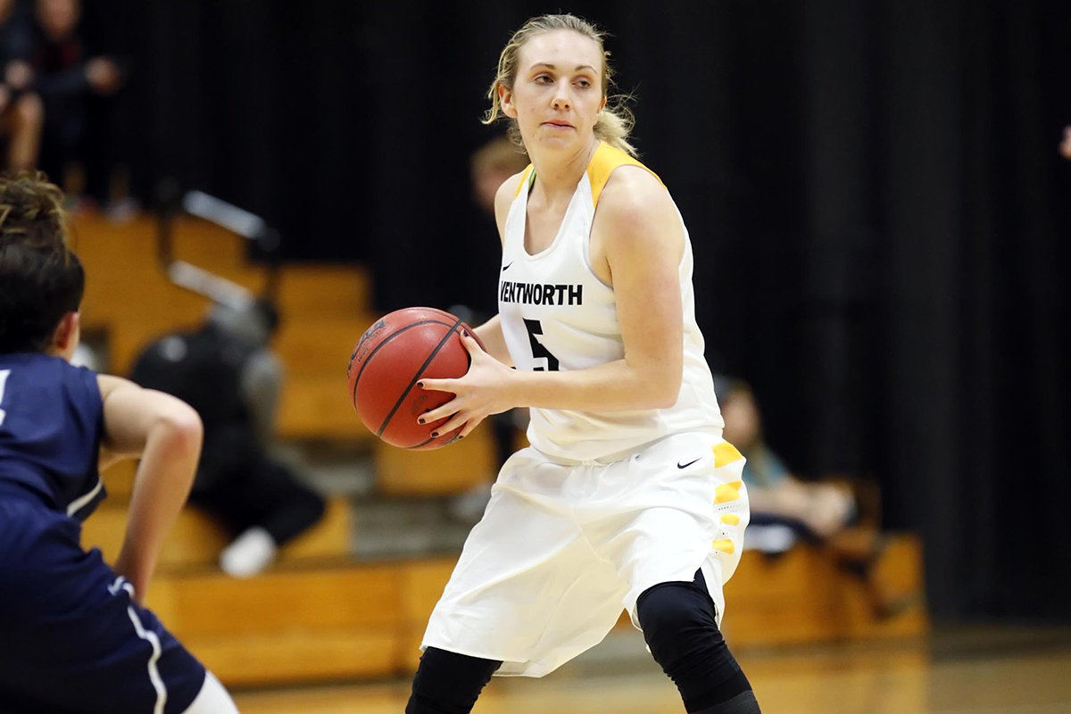 Dean Fends Off Women's Basketball's Late Charge