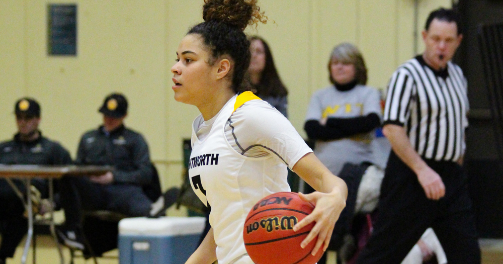 Women's Basketball Cruises Past Lesley for Fourth Road Win