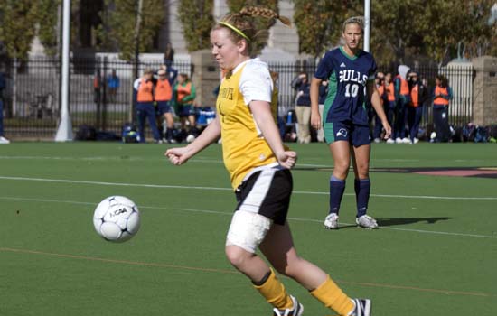 Women's Soccer Closes Out Season With 4-1 Win