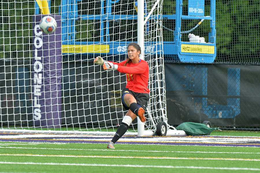 Women's Soccer Battles to 0-0 Tie With Roger Williams