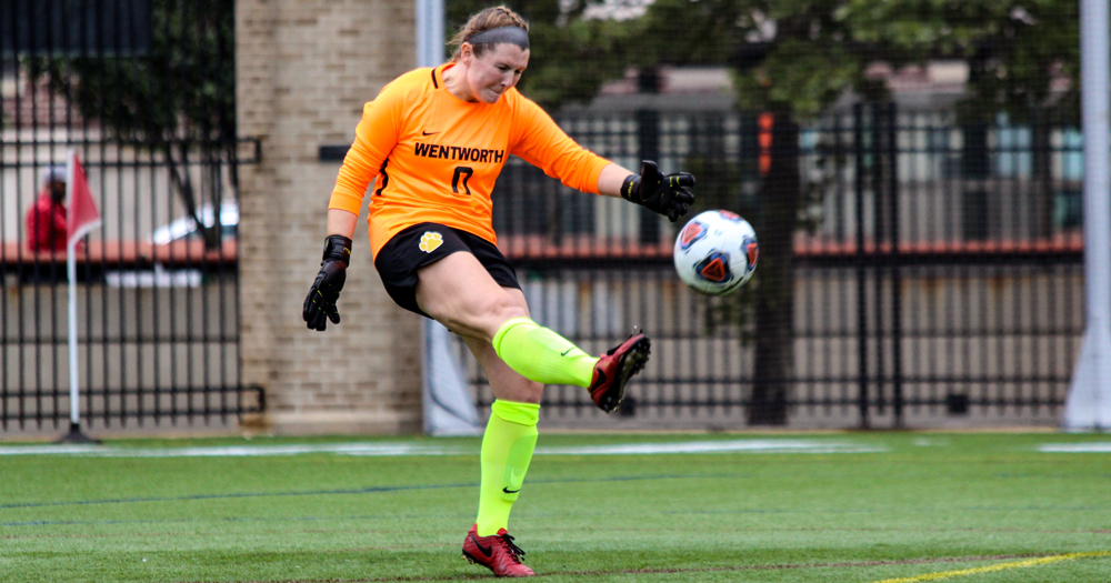 Keepers Stand Tall as Women's Soccer Battles Curry to 0-0 Draw