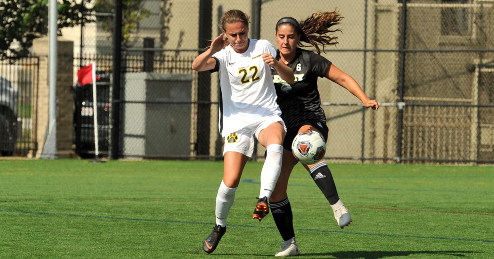 Five Points from Poratti leads Women's Soccer to Victory at USM