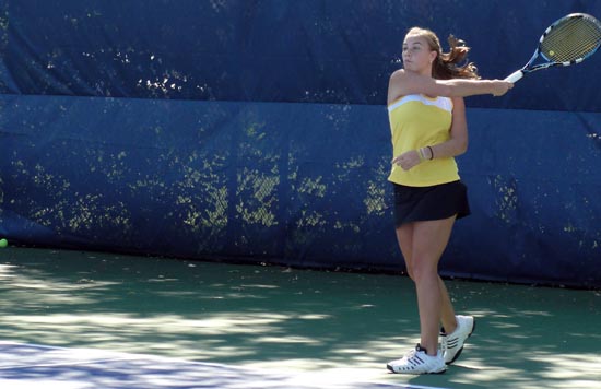 Women's Tennis Wins CCC Opener