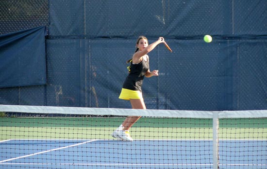 Worcester State Edges Women's Tennis