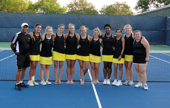 Women's Tennis Finishes on Up Note
