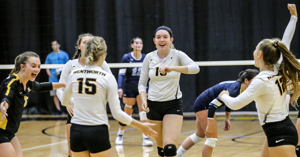 Women's Volleyball Shuts Down Gordon in Straight Sets in CCC Quarterfinal