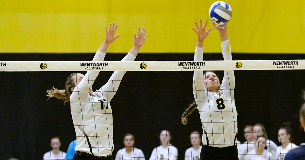 Women's Volleyball Cruises Past Emmanuel in Straight Sets