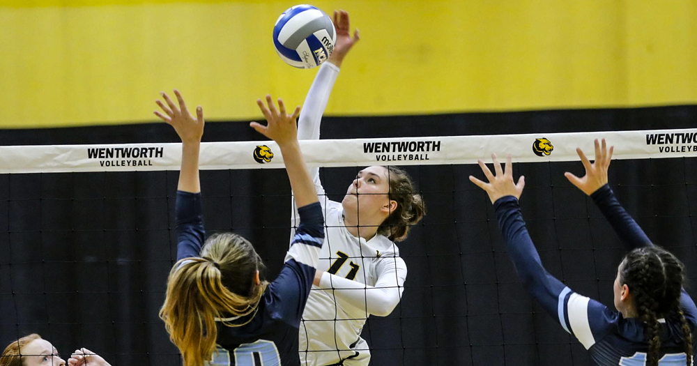 Comeback Falls Short for Women's Volleyball in League Opener