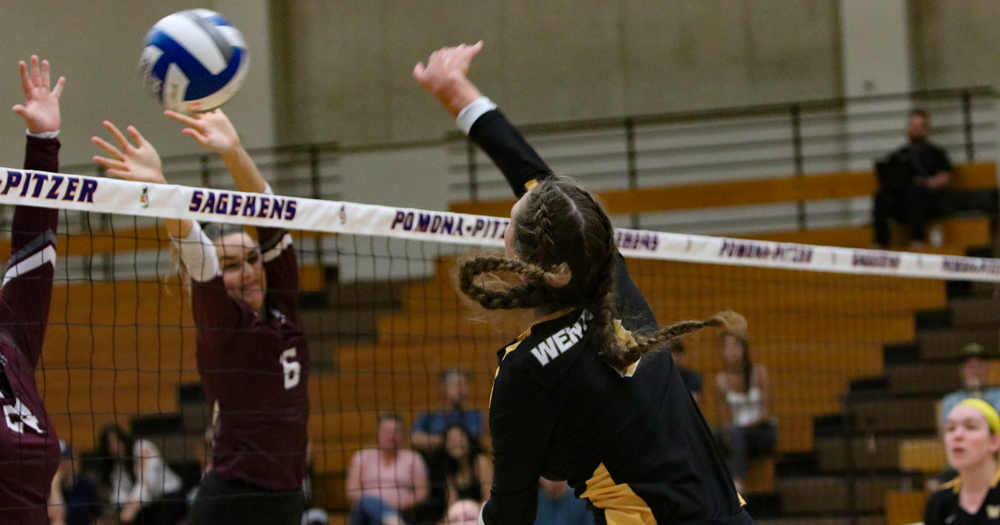 Women's Volleyball Wins Fourth-Straight Match with Sweep at Nichols
