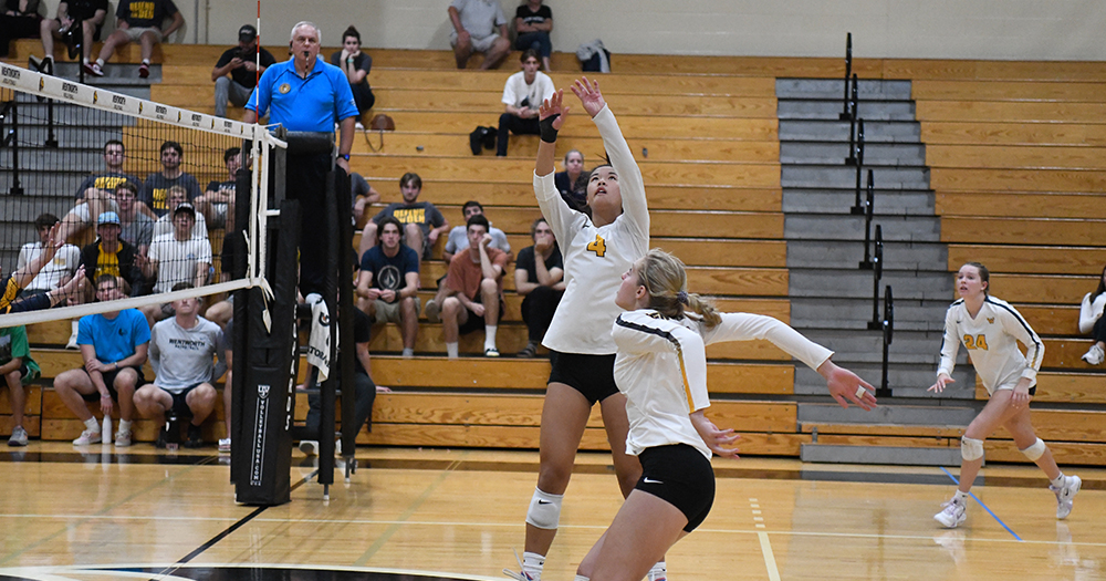 Women's Volleyball Falls to Emerson