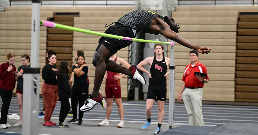 Men's Indoor Track Competes Twice on the Weekend