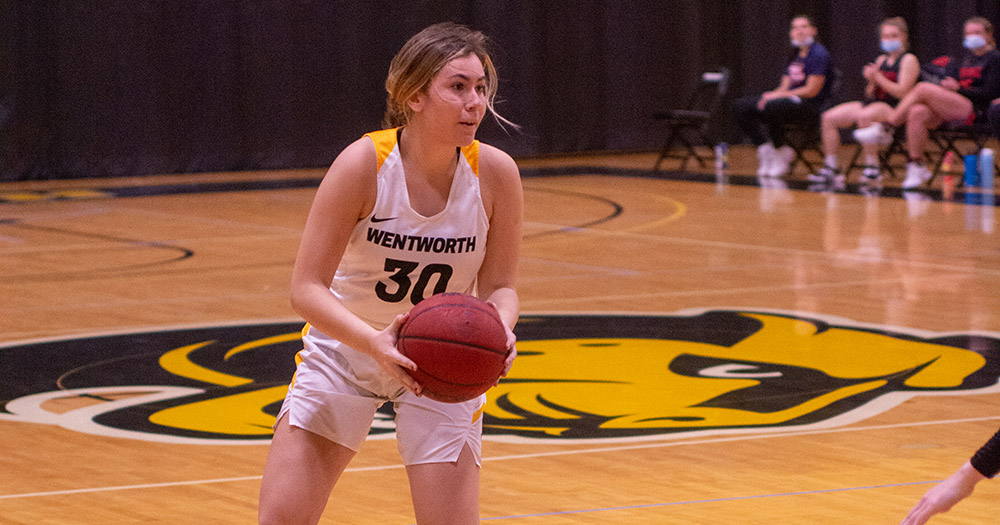 Foster Drops 30 as Women's Basketball Wins First Game of Season