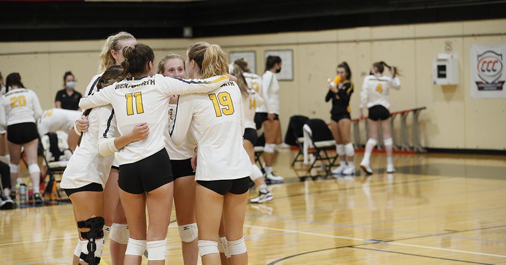 Women's Volleyball Drops a Pair in Tri-Match