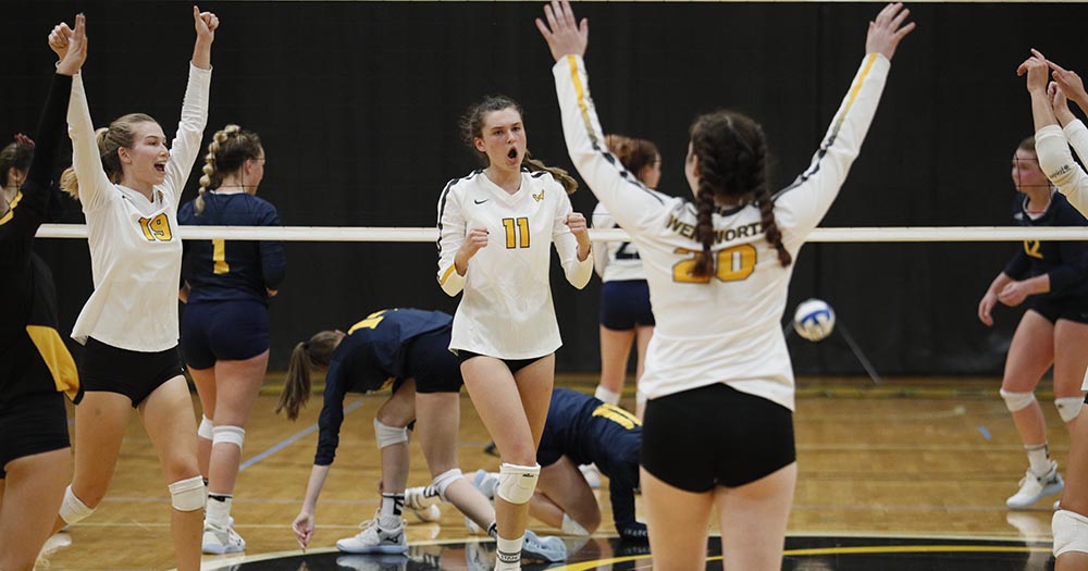 Women's Volleyball Takes Four Set Victory Over Suffolk